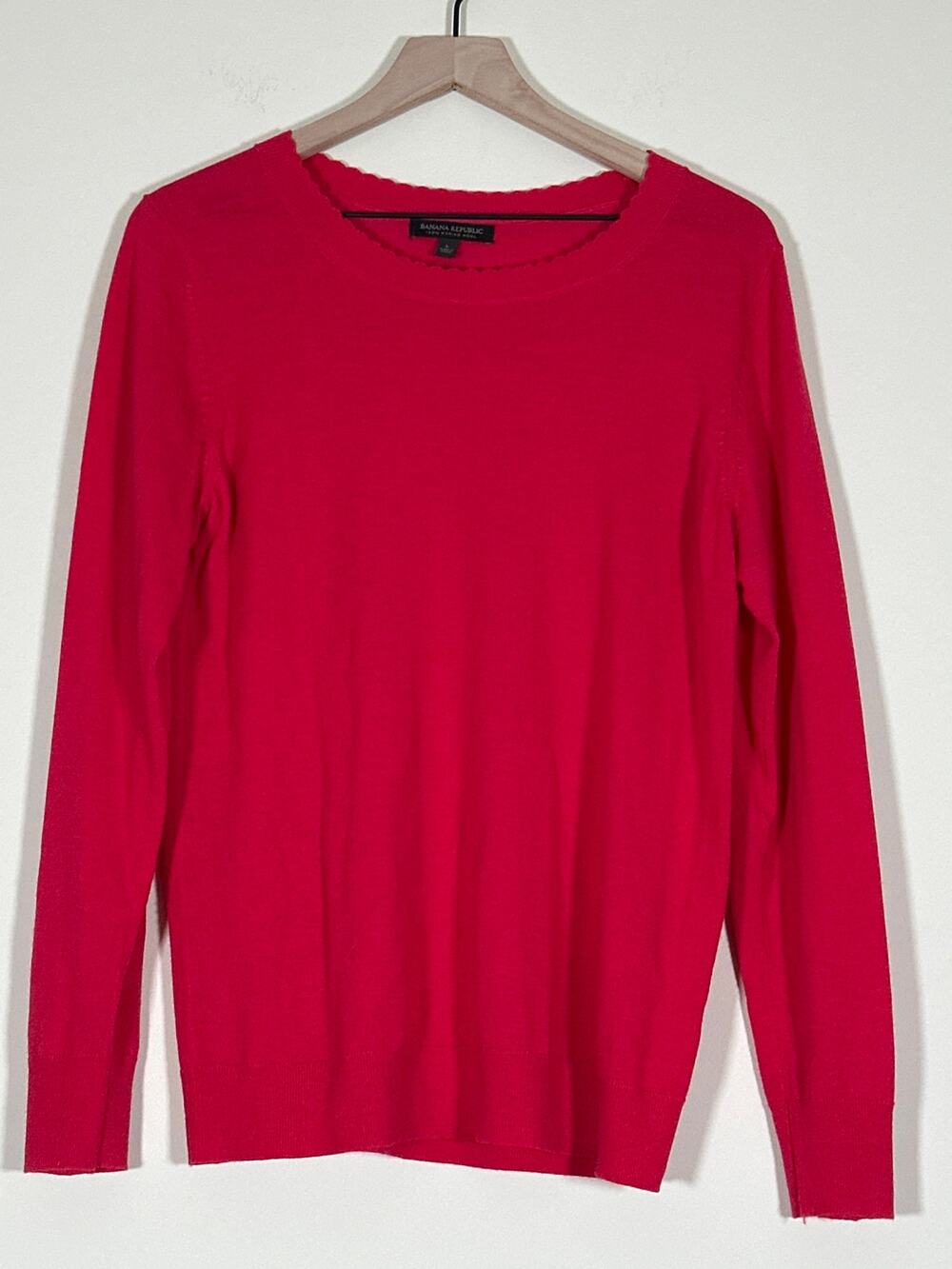 Banana Republic 100% Merino Wool Red Scallop Neck Sweater Large